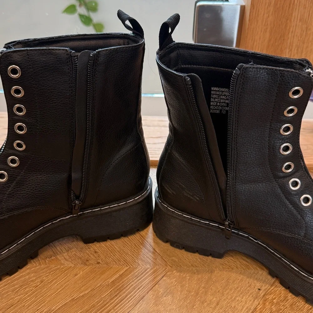 No Boundaries Women's Zip Front Combat Boots Size 10 Black Memory Foam - Picture 2 of 7